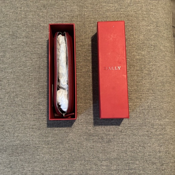 Bally Other - 💄 Bally Makeup Travel Bag with Gift Box (Burgundy)